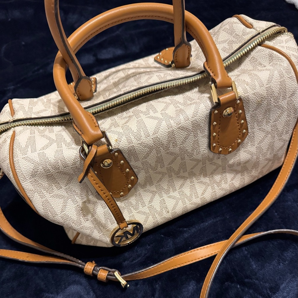 Women’s handbag